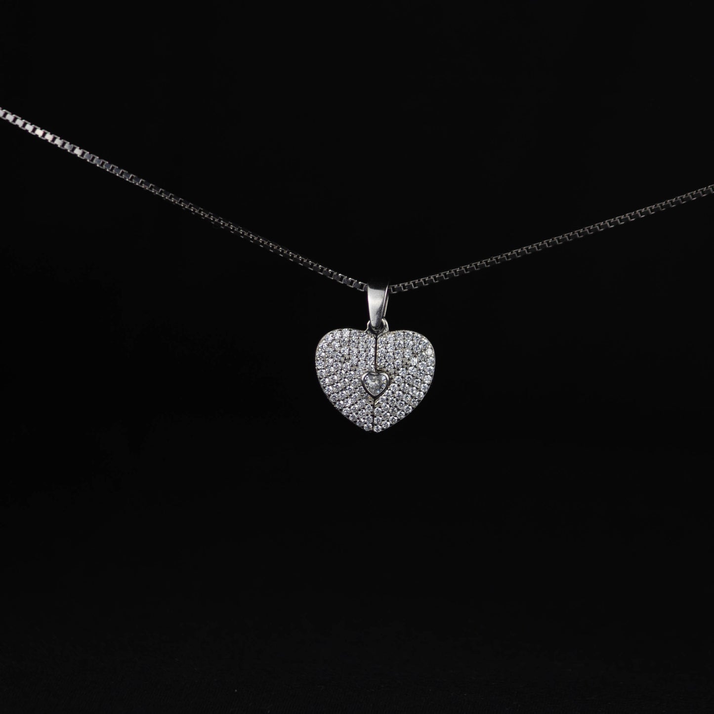 Graverings Hjärta – Hänge i 925 Sterling Silver med Zirkon