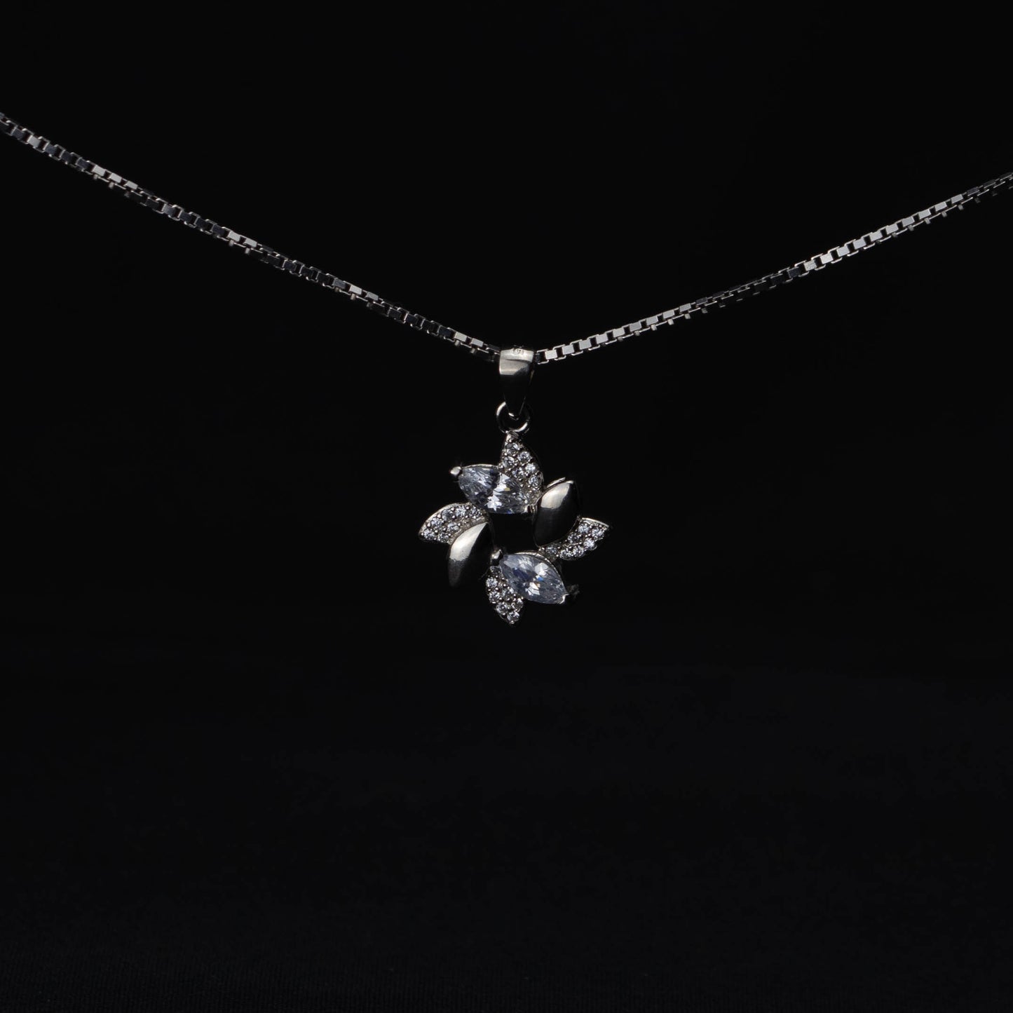 Flower Charm – Sterling Silver 925 with Zircon