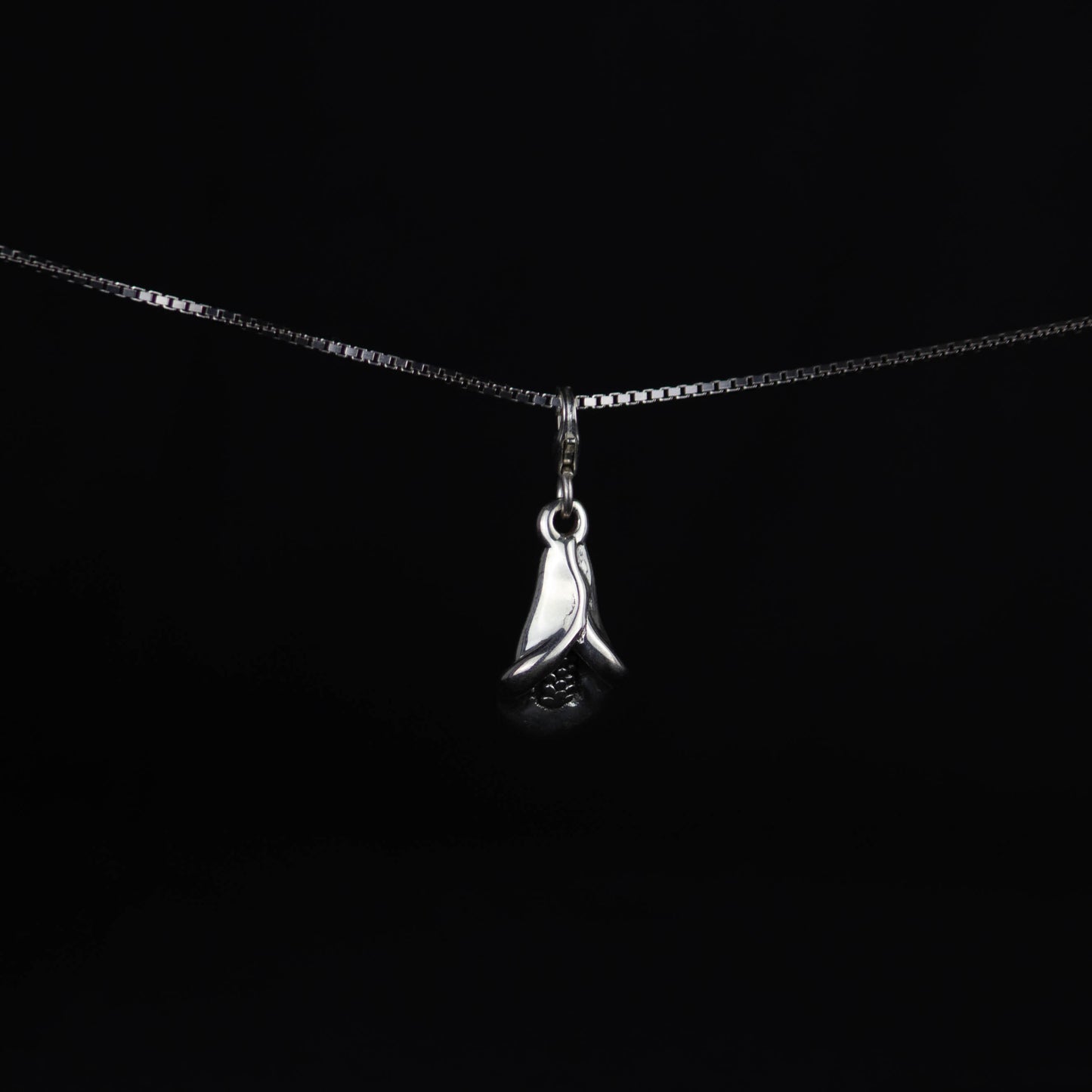 Calla Lily Berlock – Sterling Silver 925