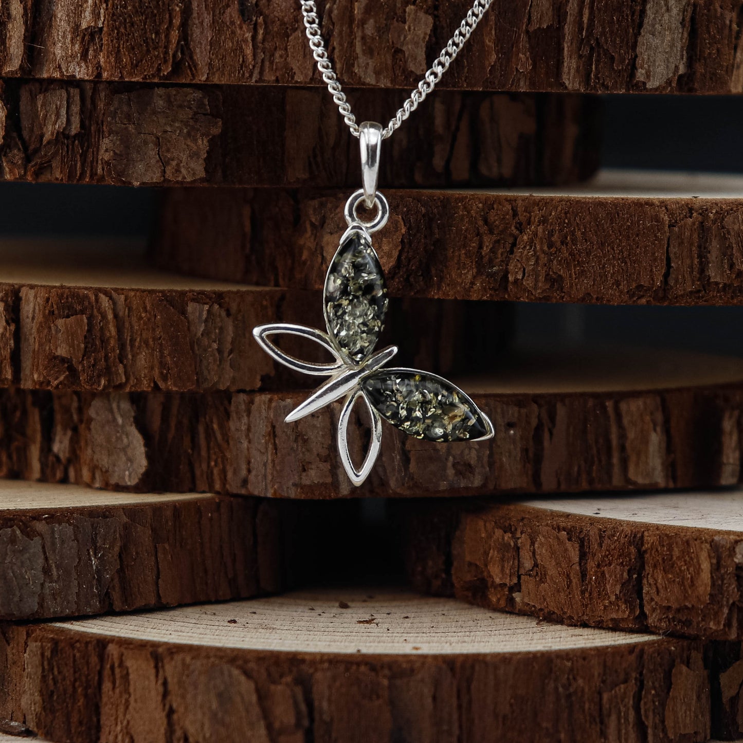 Green Amber Butterfly hänge i 925 Sterling Silver med Bärnsten