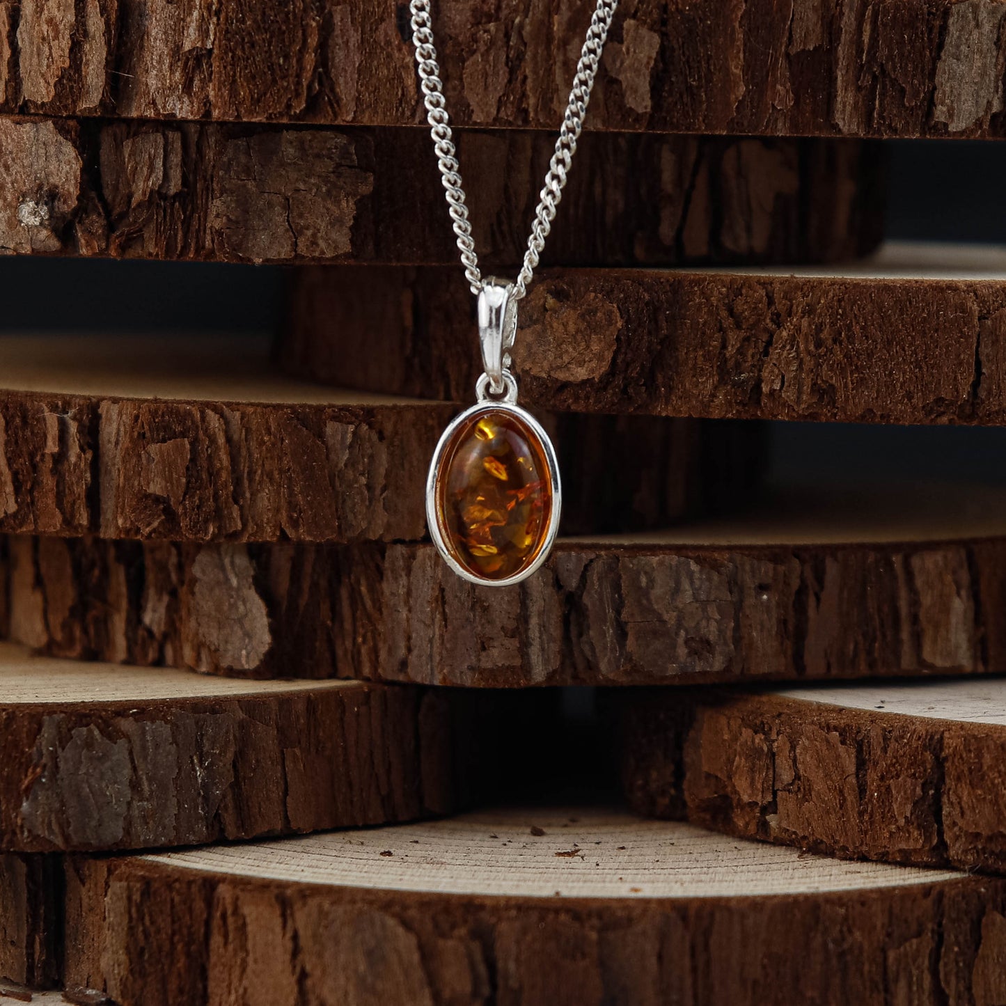 Amber Ember Oval hänge i 925 Sterling Silver med Bärnsten