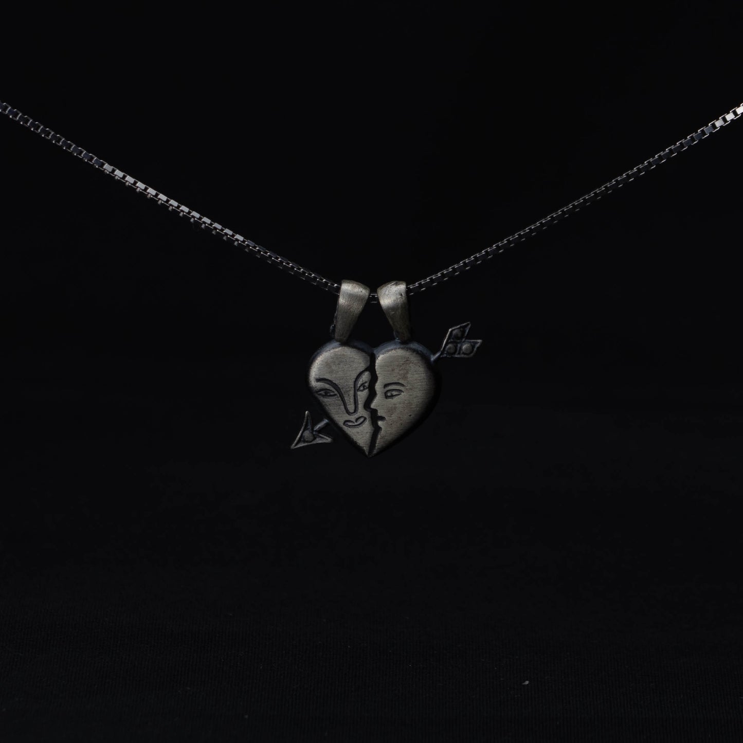 Delad Hjärta – Hänge i 925 Sterling Silver