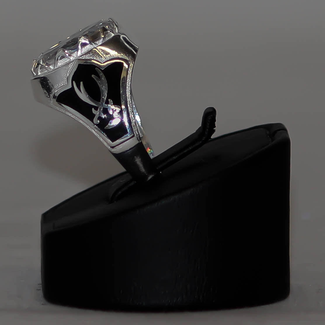 Ring med Stor Zirkon i Äkta 925 Sterling Silver