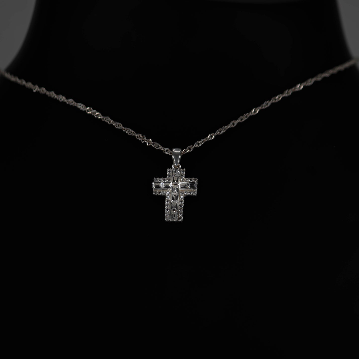 Kors – Hänge i 925 Sterling Silver med Zirkon