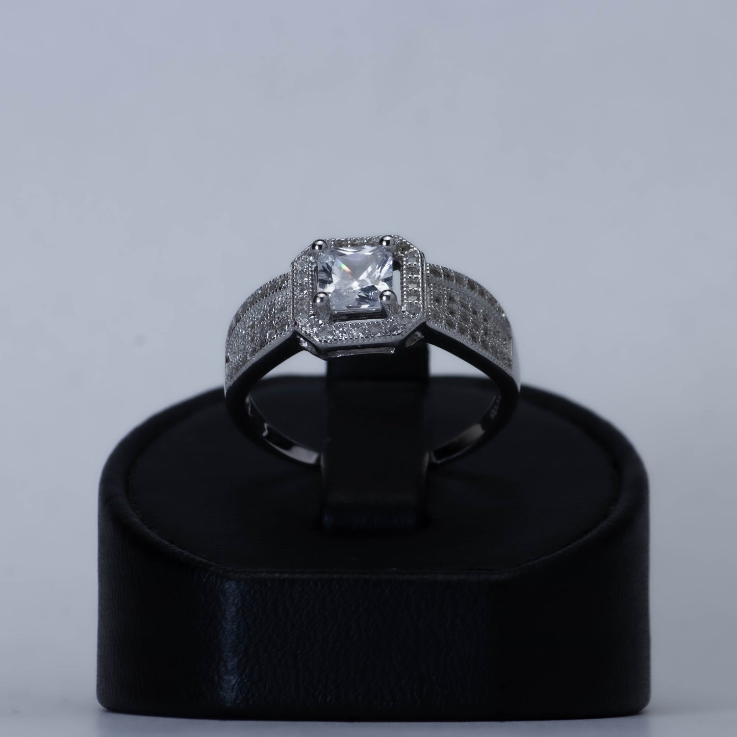 Halo – Ring i 925 Sterling Silver