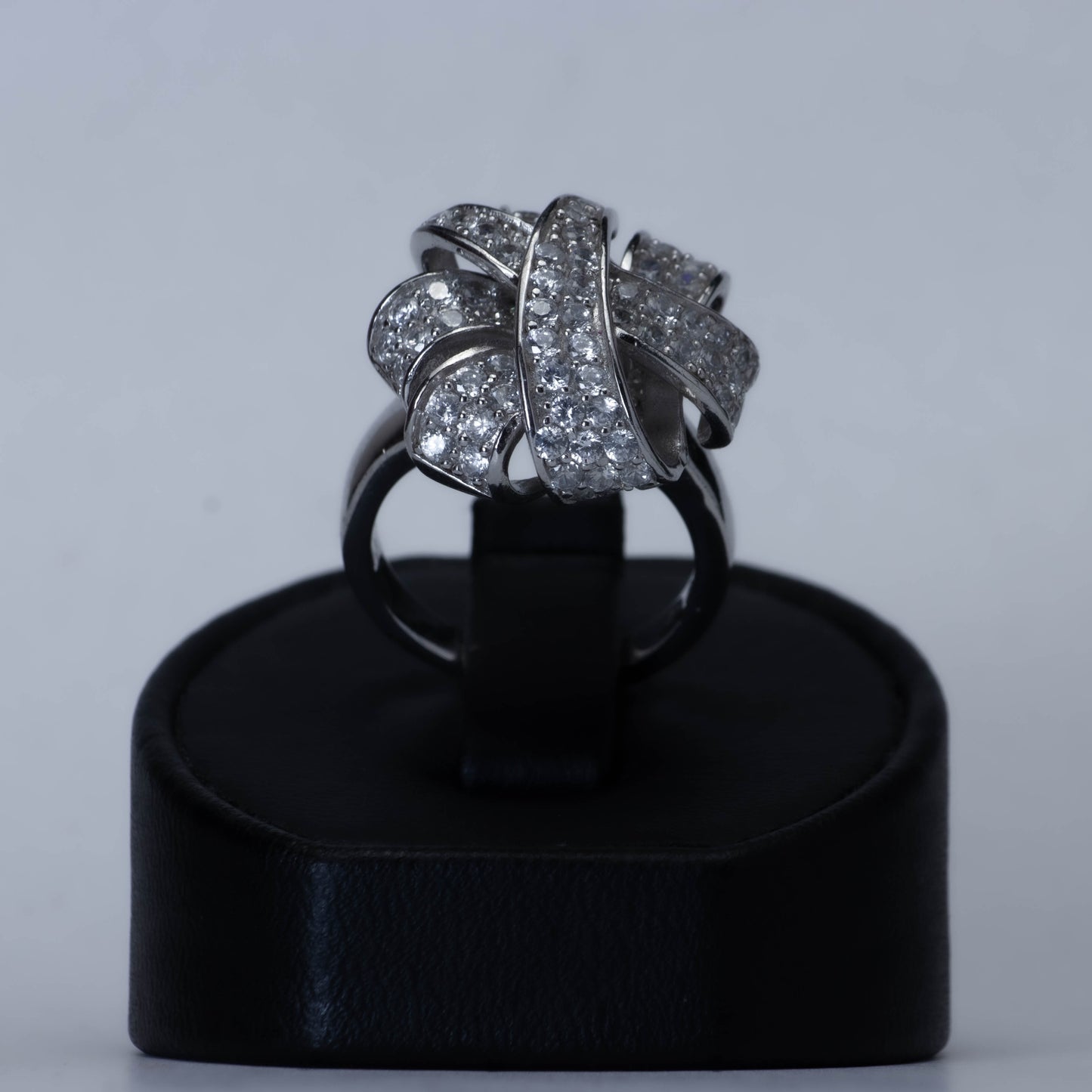 Diamond Knot - Ring in 925 Sterling Silver