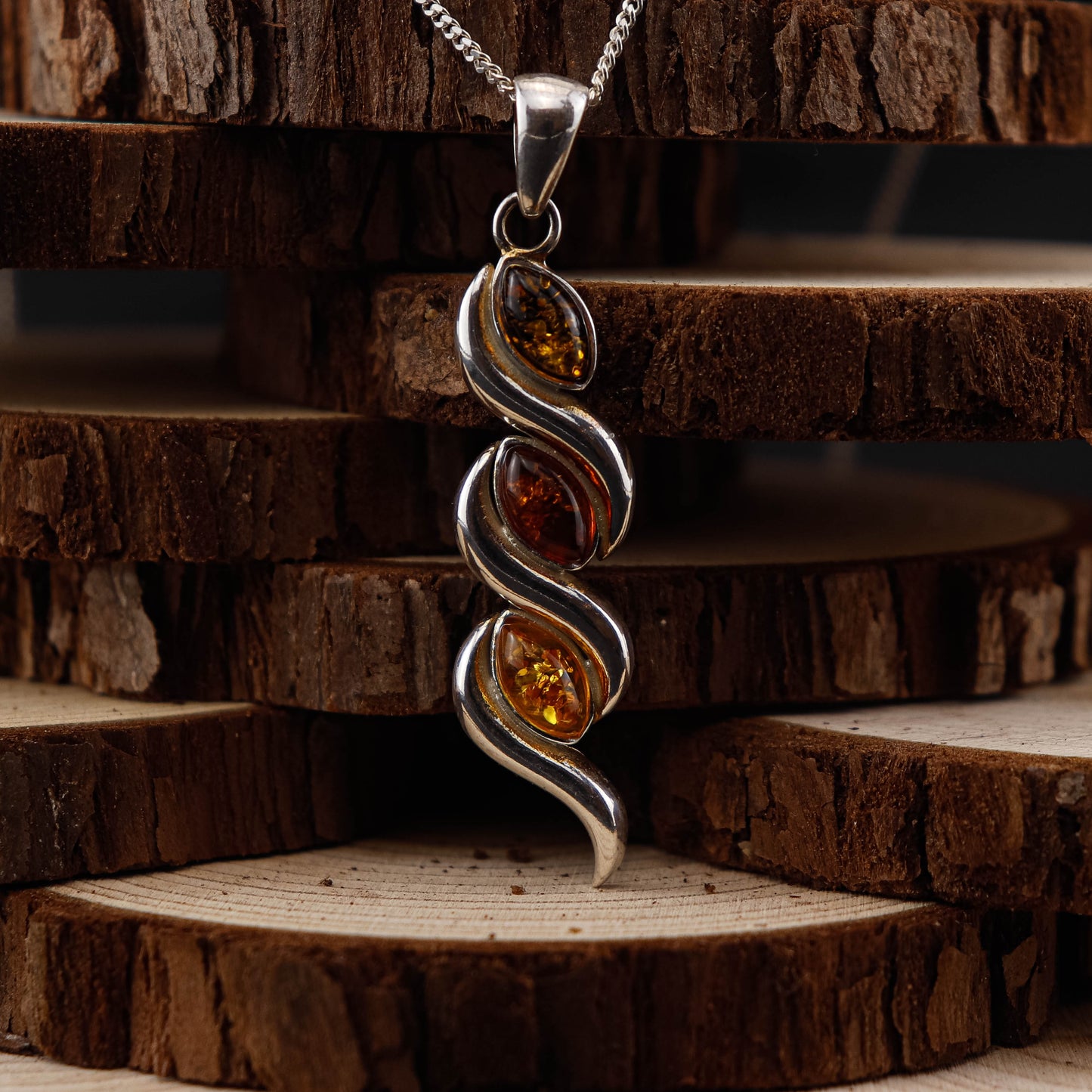 Amber Flow Trio hänge i 925 Sterling Silver med Bärnsten
