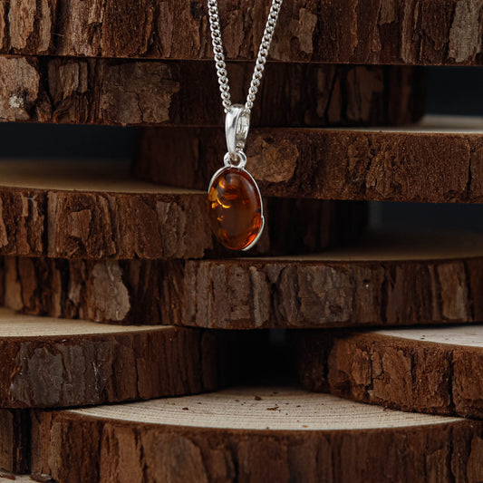 Amber Glow hänge i 925 Sterling Silver med Bärnsten