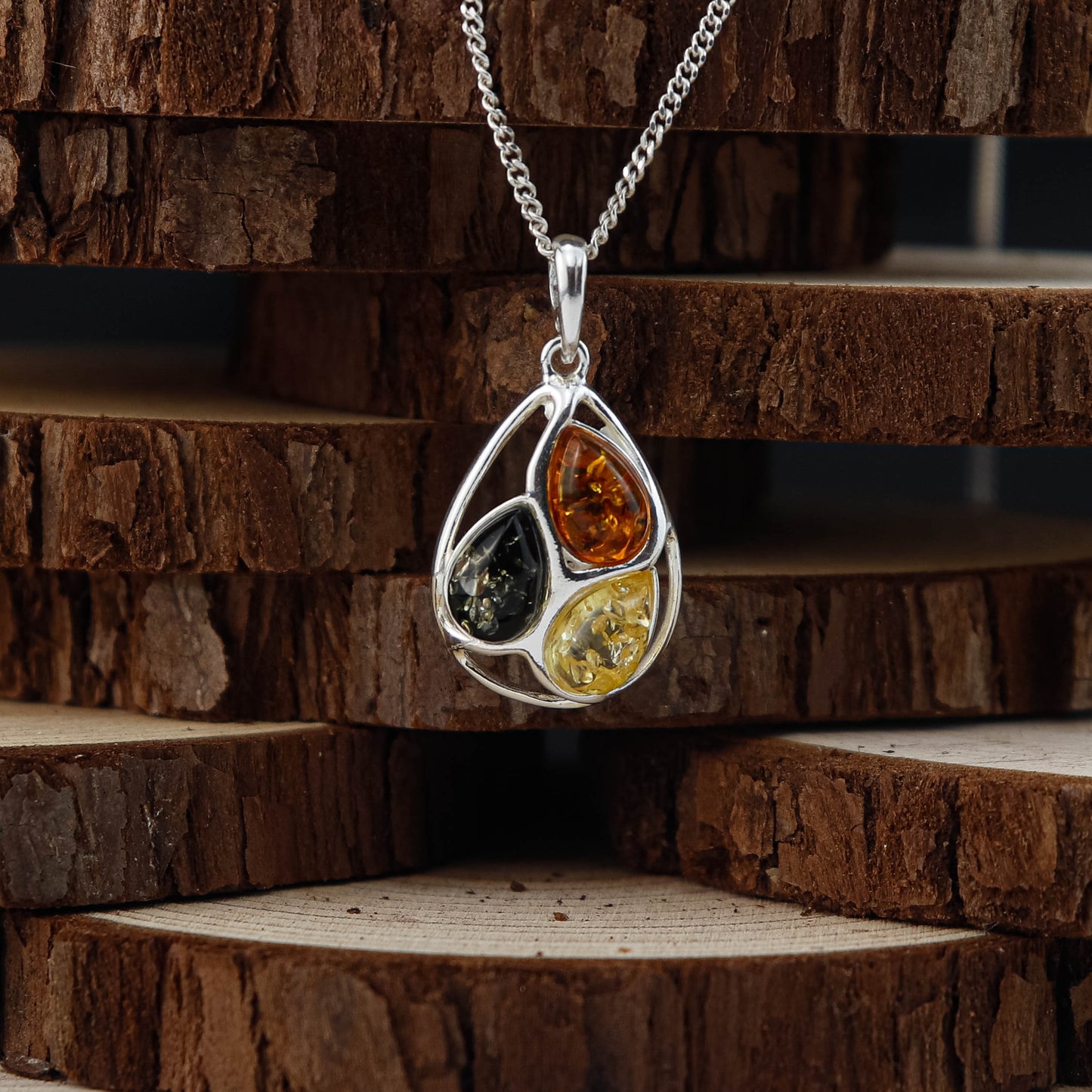 Amber Drop Trio hänge i 925 Sterling Silver med Bärnsten