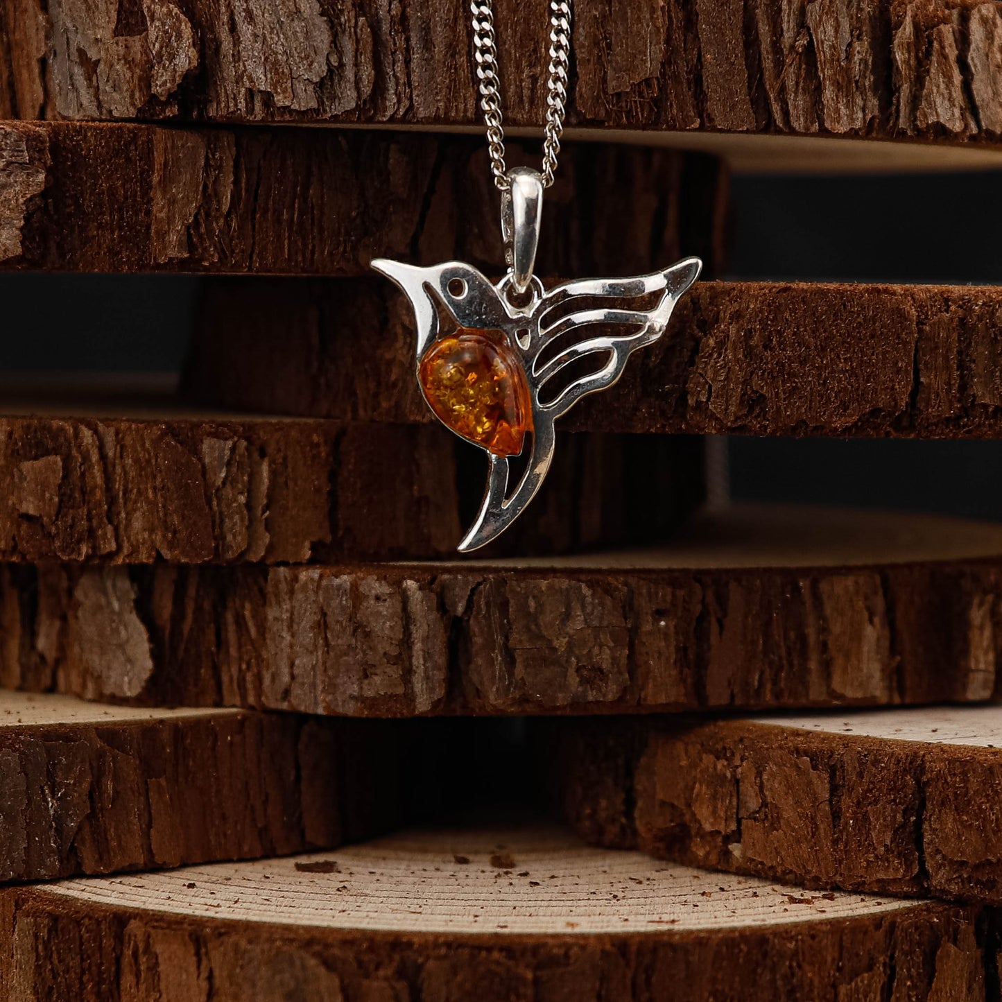 Amber Hummingbird hänge i 925 Sterling Silver med Bärnsten