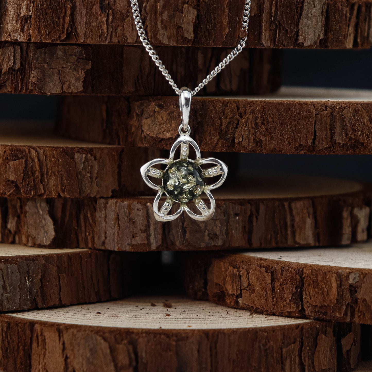 Amber Flower Green hänge i 925 Sterling Silver med Bärnsten