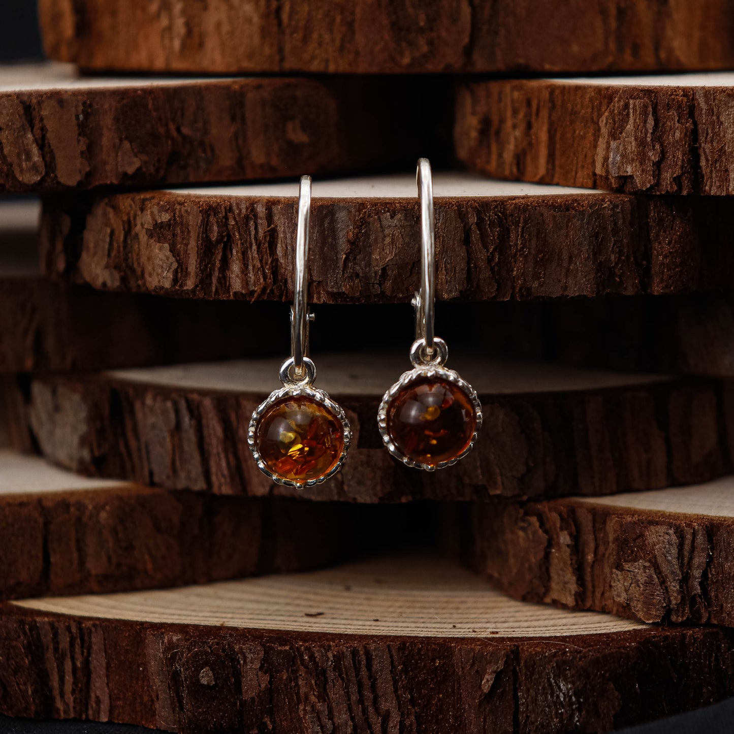 Amber Classic Dot örhängen i 925 Sterling Silver med Bärnsten