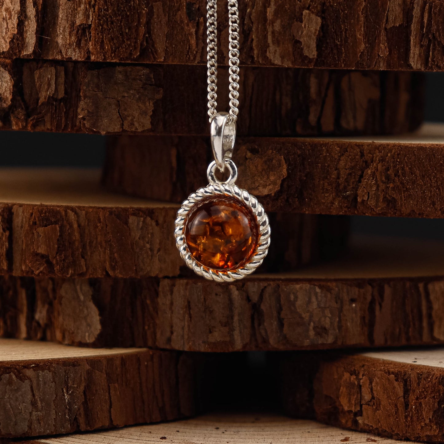 Amber Warmth hänge i 925 Sterling Silver med Bärnsten